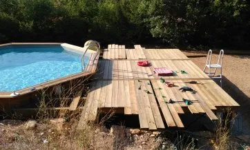Schneiden und Befestigen der Terrassendielen