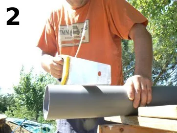 Abschneiden der Schalung aus einem Standard-PVC-Rohr