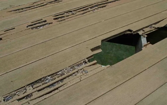 Verbundholz am Ende seiner Lebensdauer 