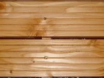 Durch Oleothermie behandeltes Holz