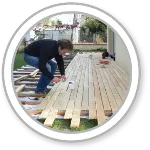 Vorschaubild des Artikels : Terrasse in niedriger Höhe auf Betonsockeln