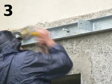 Drücken Sie den Bolzen ein.