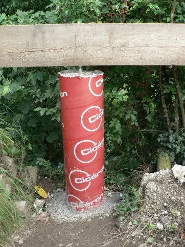 Befestigung der Unterzugbalken auf den Sockel 3