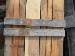 Befestigung von Holzelementen im Außenbereich